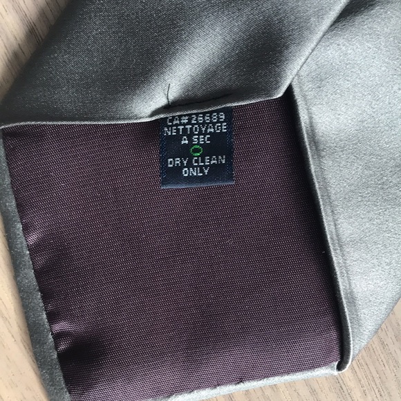 Like New! 100% Silk Tie George Machado - Dark Gray - Picture 5 of 6